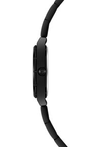Schwarze Armbanduhr mit einem schlanken, runden Gehäuse, geschichtetem Design und strukturiertem Band mit metallischen Akzenten. Ein minimalistisches Ästhetik dominiert.