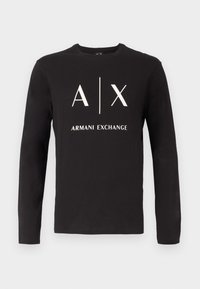 Μαύρο μακρυμάνικο πουκάμισο με λευκό λογότυπο "A|X Armani Exchange" τυπωμένο στο στήθος, σε απλό φόντο.