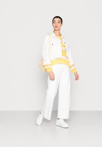 JDY JDYBADUT PULLOVER - Camisola - yellow cream