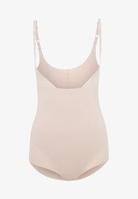 Kijelölve, paris nude