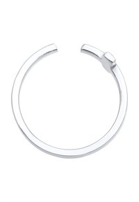 Bracciale in metallo argento con un design liscio e arrotondato, caratterizzato da un'apertura. Presenta una forma minimalista e curva con una finitura lucida.