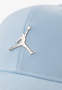 Jordan JAN JUMPMAN TRUCKER UNISEX - Sapka - hydrogen blue