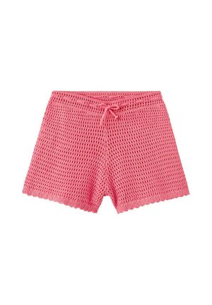 Shorts roses en crochet avec bords festonnés et lien à nouer à la taille, présentés sur fond blanc.