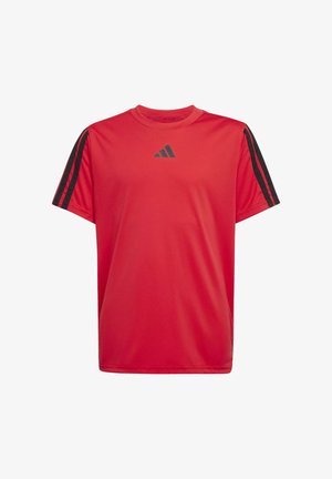 T-shirt de sport rouge à manches courtes avec logo Adidas noir sur la poitrine et bandes noires sur le haut des deux manches.