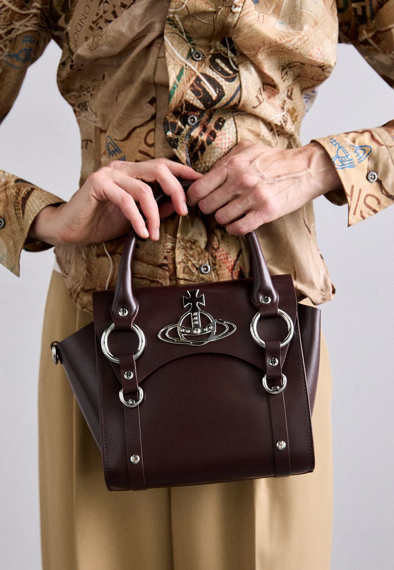 Vivienne Westwood BETTY SMALL HANDBAG - Sac à main - brown
