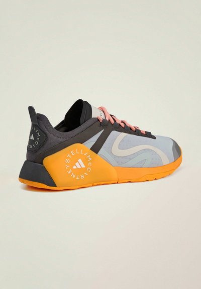 adidas by Stella McCartney DROPSET - Träningsskor - core black crew orange clear onix