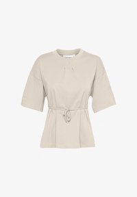 Unselected, silver cloud