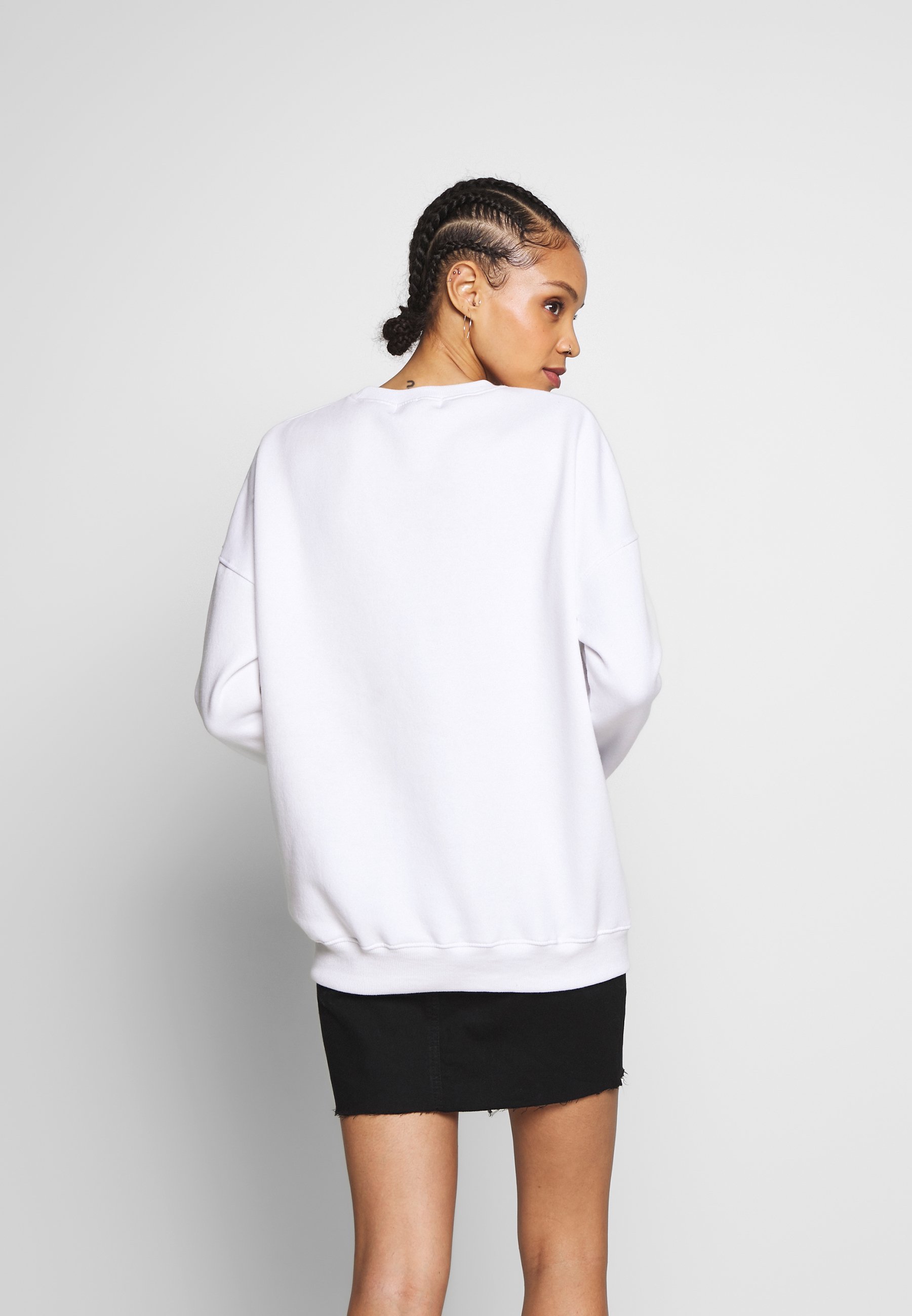 white basic sweatshirt