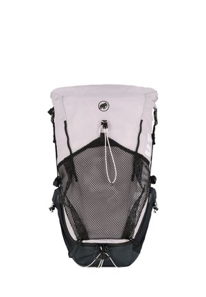 Lys grå ryggsekk med mesh-bak, svarte detaljer, snoråpning og frontlomme. Har stropper og justerbar hardware.
