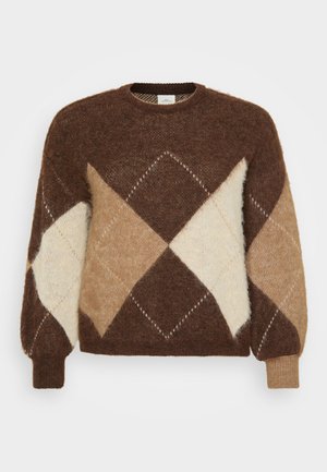 Sweater de mohair castanho com padrão de diamante em bege, areia e creme. Decote arredondado e punhos canelados, textura suave.