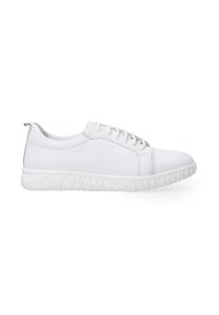 Weiße Schnürsneaker mit einem glatten Lederobermaterial und einer strukturierten weißen Gummisohle mit Muster. Rundliche Zehenform und minimalistisches Design.