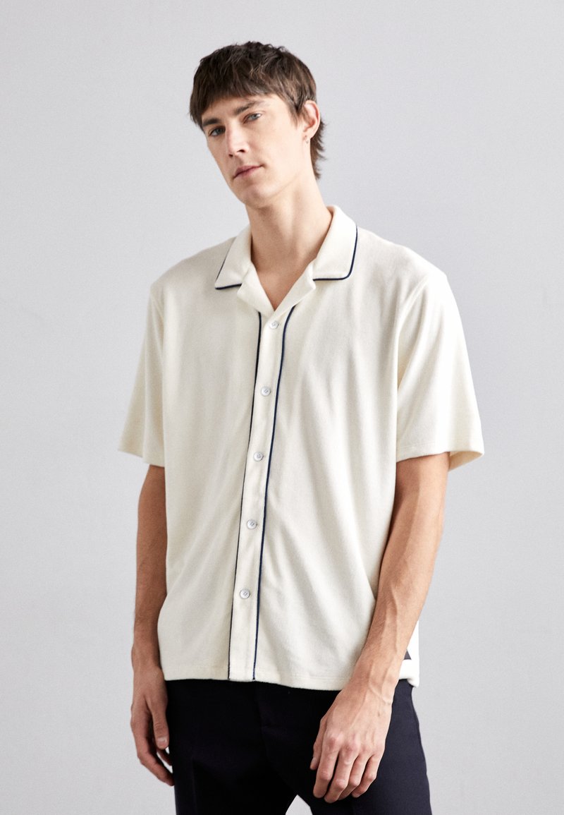 Avery-Cw T-Shirt Ivory main image 1