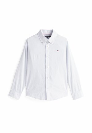 Hellblau gestreifte Button-down-Bluse mit langen Ärmeln, weißen Knöpfen und einem kleinen Logo auf der linken Brust. Baumwollstoff, klassischer Kragen.