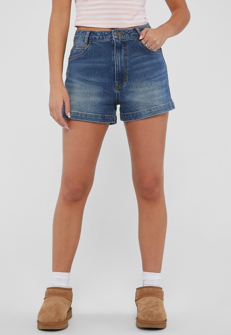 short jean guess femme