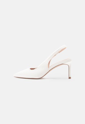 Pumps - white