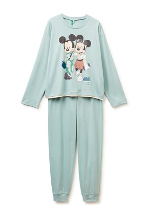 Conjunto de camiseta de manga larga y pantalones en azul claro con Mickey y Minnie Mouse vestidos de manera informal, con el texto "Colorea Fuera de las Líneas" en la camiseta.