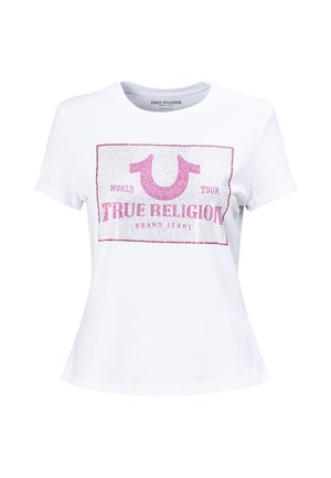 Biały t-shirt z krótkim rękawem z różowym logo True Religion z cyrkoniami i napisem ""World Tour True Religion Brand Jeans"" z przodu.