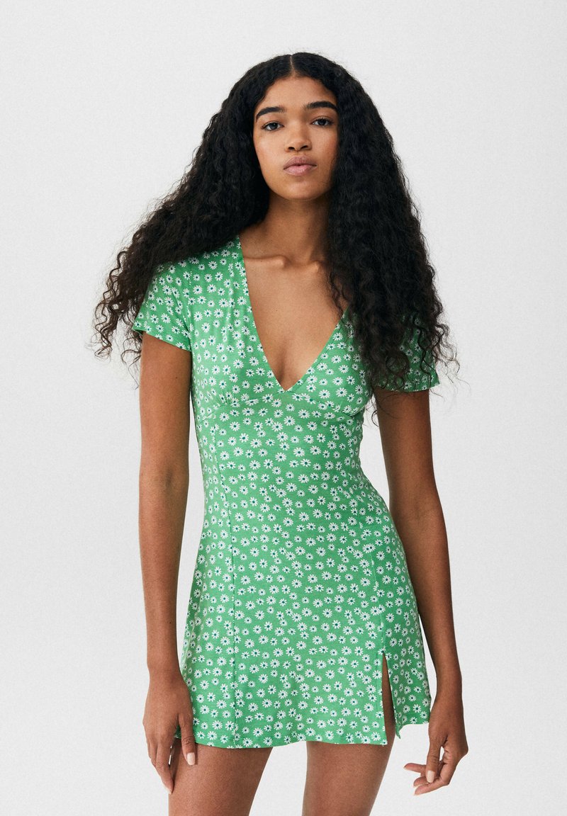 pull and bear vestito verde