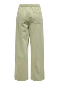 Pantaloni a gamba larga in cotone verde chiaro, con vita elastica e due tasche posteriori. Tessuto liscio con semplici dettagli di cucitura.