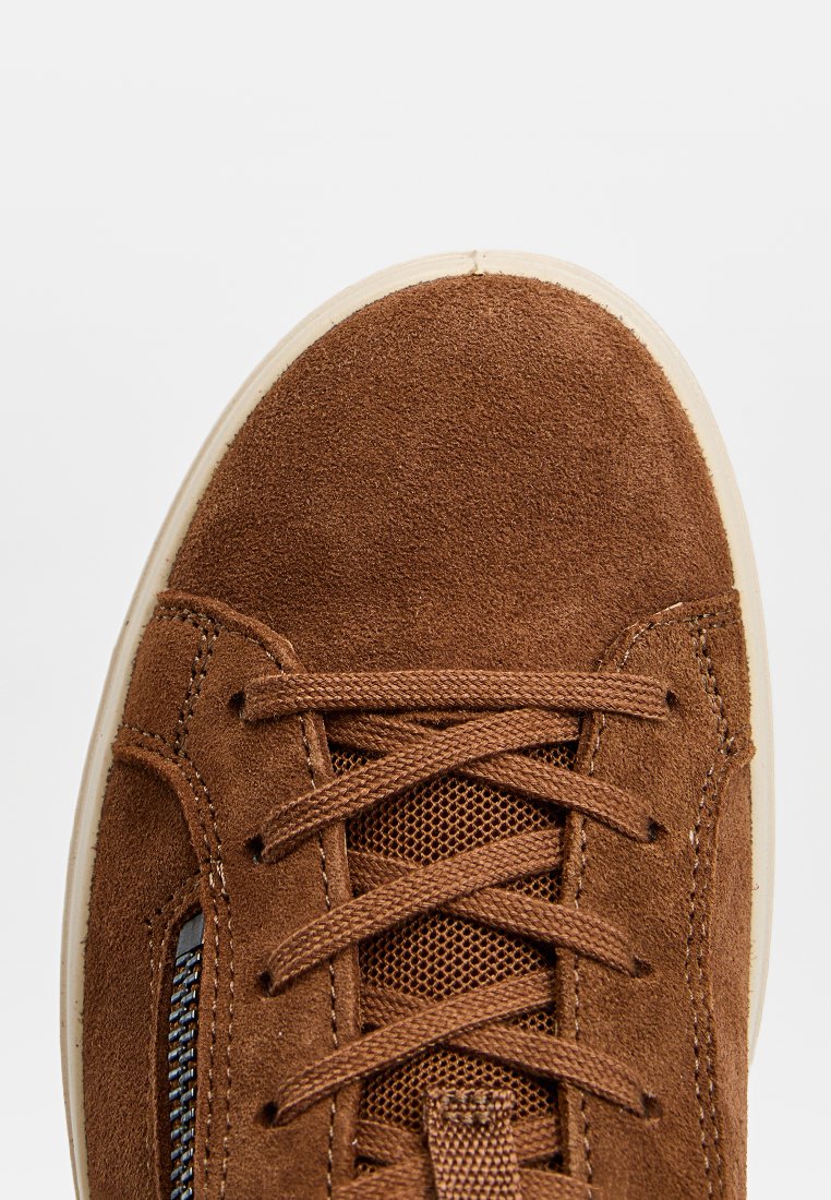 Sneaker low