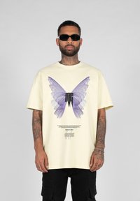 MJ Gonzales METAMORPHOSE V 6 X HEAVY TEE - T-shirts print - softyellow
