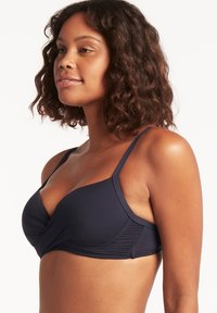 SEA LEVEL - Góra od bikini