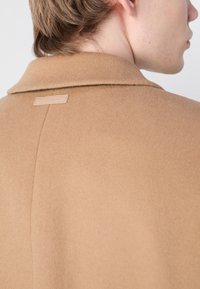 Calvin Klein COAT - Klassischer Mantel - natural khaki