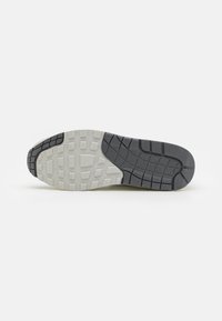 Thumbnail Image 5