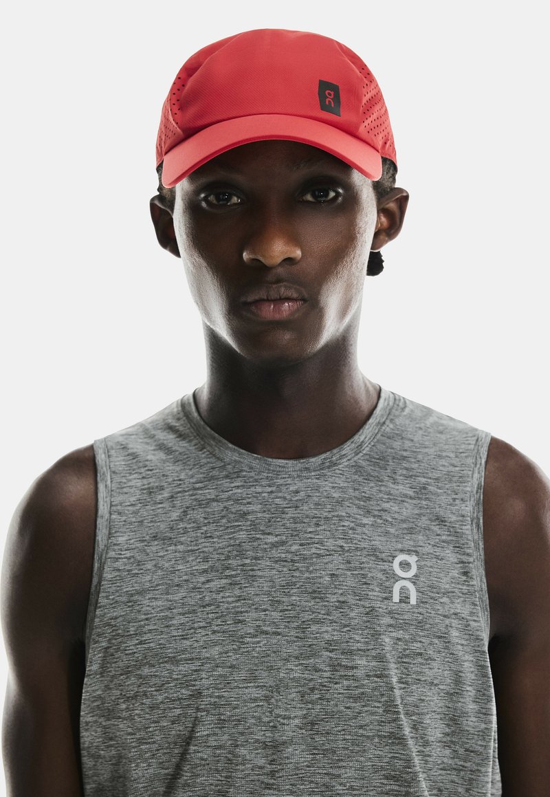 On LIGHTWEIGHT - Cap - red