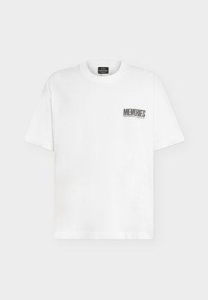 Mads Nørgaard, OPEN END DYE BIG FLOWER TEE - Μπλουζάκι με στάμπα - white