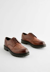 Next CLEATED BROGUE REGULAR FIT - Elegantsed paeltega jalatsid - tan brown