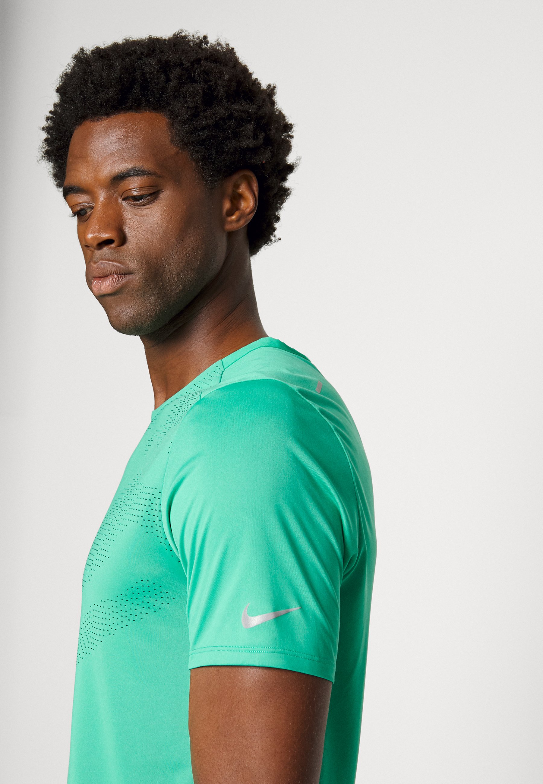 nike roma t shirt