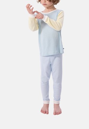 Haut à rayures bleu clair à manches longues avec des manches jaunes, associé à un pantalon à rayures bleu clair assorti. Texture en coton doux, poignets côtelés.