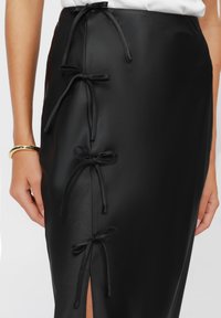 Anna Field MIDI SKIRT - Jupe crayon - black