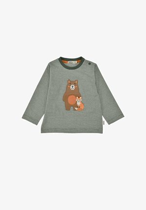 Langärmliges grün gestreiftes Hemd mit Bären- und Fuchs-Applikationen. Runder Halsausschnitt mit zwei Druckknöpfen an der Schulter für ein einfaches Anziehen.