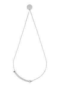 Collana d'argento con un pendente circolare testurizzato, caratterizzata da una delicata catena e una chiusura a moschettone, che mette in mostra un design minimalista.