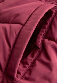 Next SHOWER RESISTANT CHEVRON DUVET PADDED STANDARD - Vinterfrakke - red