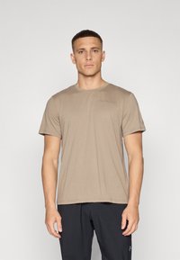 Peak Performance - EXPLORE LOGO TEE  - Basic T-shirt - avid beige Thumbnail Image 1