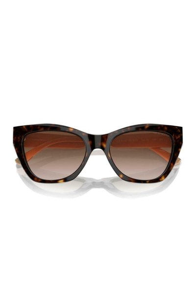 Occhiali da sole a occhio di gatto con montatura tartarugata e lenti marroni sfumate su uno sfondo bianco.