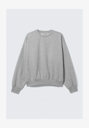 Grå hettegenser laget av myk bomullsblanding, med rund hals, lange raglanermer og ribbestrikkede mansjetter og nederkant. Enkelt design, uten mønstre.