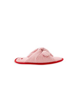 Zapatilla suave con rayas rojas y blancas, con un diseño anudado en la parte superior y una suela roja sólida.