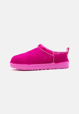 UGG, CLASSIC - Пантофи - bright fuchsia