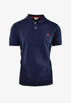 Polo shirt navy in cotone con maniche corte, colletto e patta a due bottoni; presenta un piccolo emblema rosso sul petto.
