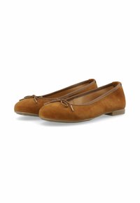Brown suede ballet flats with a rounded toe, featuring a small bow accent at the front and a flat rubber sole. Smooth inner lining.