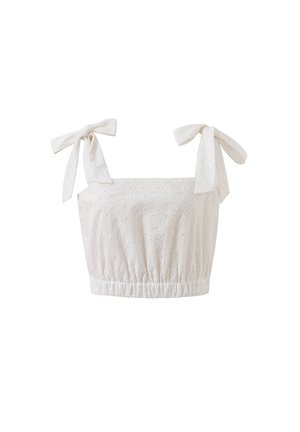 Weißes Cropped-Top mit Durchbruchstickerei, elastischem Saum und gebundenen Schulterträgern auf einem schlichten weißen Hintergrund.