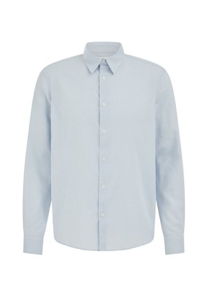 Jasnoniebieska koszula na guziki z długim rękawem, z ostrym kołnierzykiem i zapinanymi mankietami, prezentowana na białym tle.