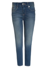 Jeans ajustados en denim azul medio con un aspecto desgastado, diseño de cinco bolsillos, cierre de cremallera y botón de metal. Textura suave.