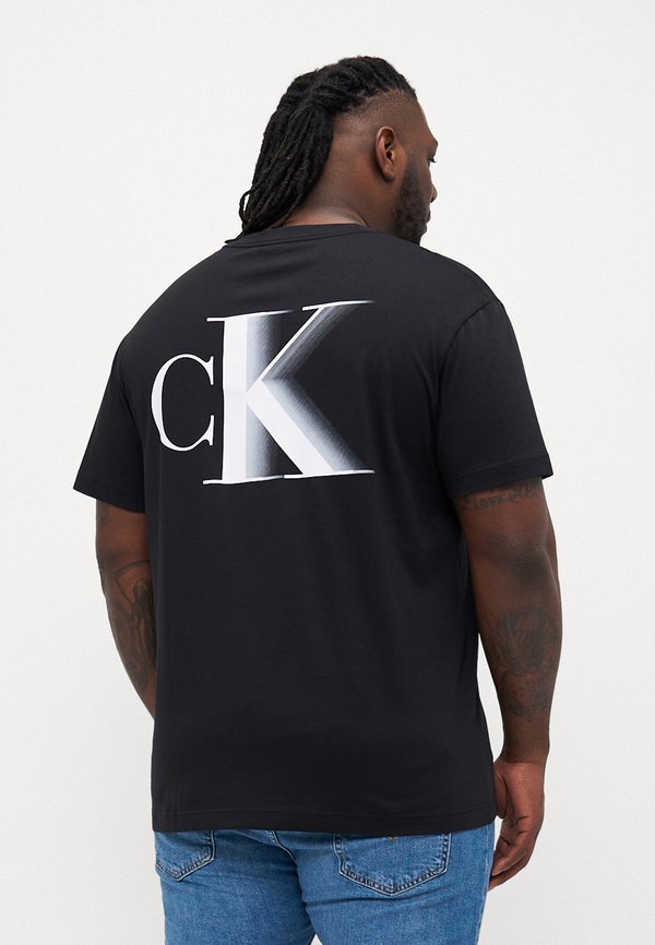 PLUS BOLD TEE - Print T-shirt