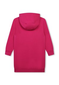 Sweatshirt à capuche rose avec des manches longues, fabriqué en tissu doux ; il dispose d'une poche kangourou et de poignets et d'ourlet côtelés.