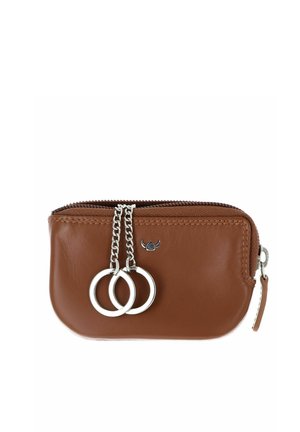 Braune Leder-Münztasche mit Reißverschluss, zwei silberne Schlüsselringe an Ketten befestigt und kleinem Metall-Logo auf der Vorderseite.